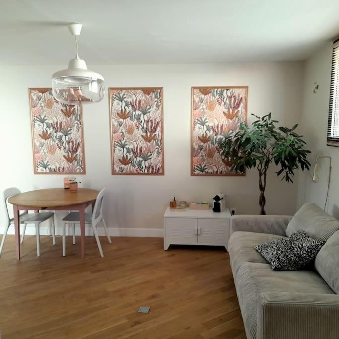 Ferienwohnung Joli Studio Avec Stationnement Gratuit Dans La Rue Le Mans Exterior foto